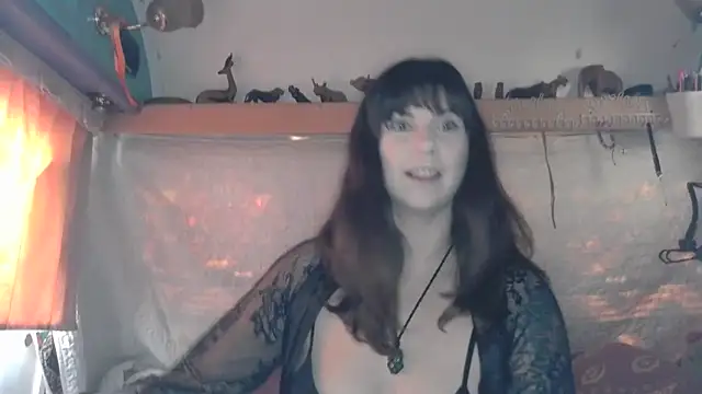 Skye DD T online show from 11-13-25, 09:08