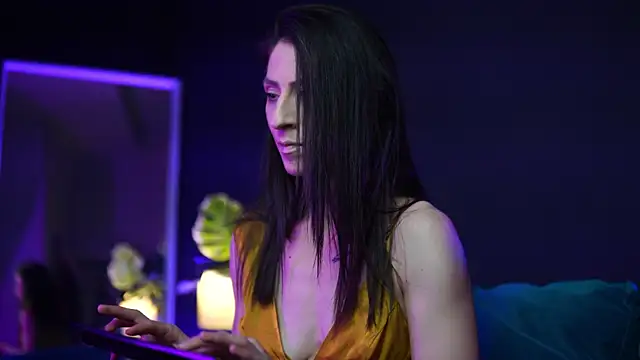 Snapshot of RubyRosa chatting on 10-26-25, 10:25 RubyRosa online show from 10-26-25, 10:25