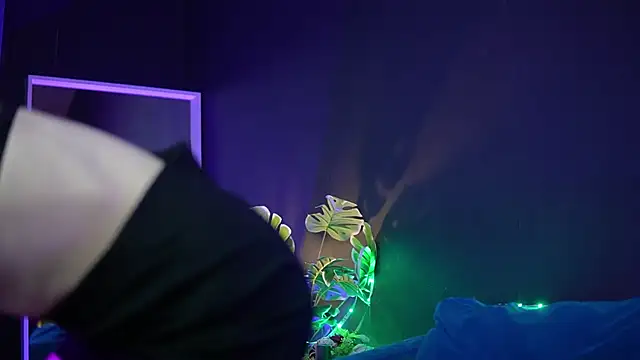 Snapshot of RubyRosa chatting on 11-06-25, 11:37 RubyRosa online show from 11-06-25, 11:37