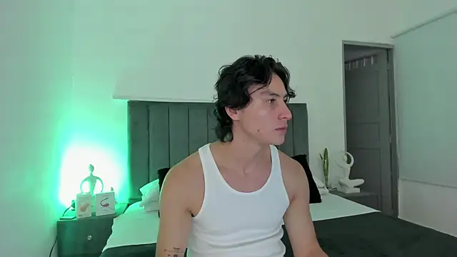 Snapshot of AlexanderHall chatting on 09-08-25, 05:56 AlexanderHall online show from 09-08-25, 05:56