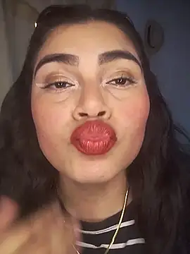 Snapshot of Diamily chatting on 01-08-26, 04:26 Diamily online show from 01-08-26, 04:26