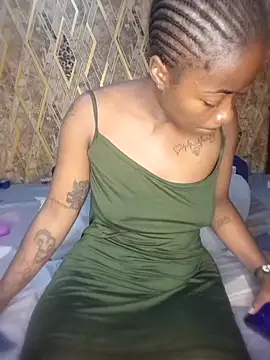 Snapshot of naked__ chatting on 10-30-25, 04:25 naked online show from 10-30-25, 04:25