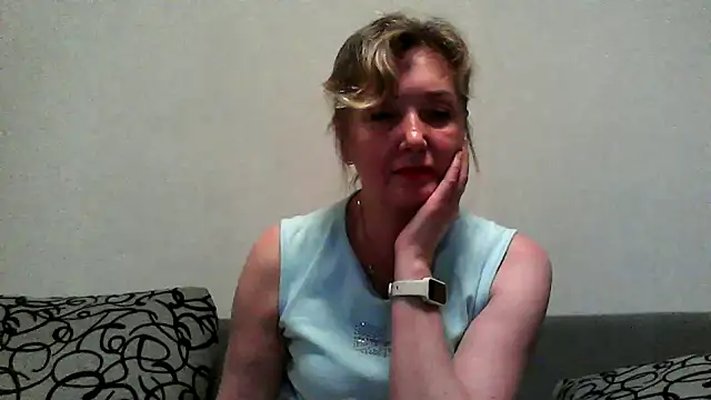 Snapshot of IrynaMolbertx chatting on 10-14-25, 07:03 IrynaMolbertx online show from 10-14-25, 07:03