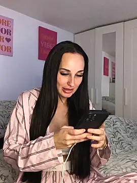 Snapshot of Rosieredxox chatting on 02-07-26, 10:24 Rosieredxox online show from 02-07-26, 10:24