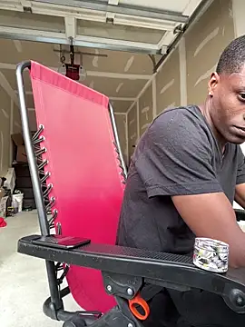 Snapshot of labishyoung25 chatting on 09-27-25, 10:15 labishyoung25 online show from 09-27-25, 10:15