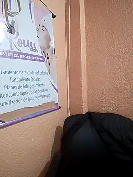 Snapshot of Mia-Glow chatting on 10-28-25, 12:30 Mia-Glow online show from 10-28-25, 12:30