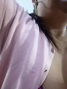 Snapshot of Mia-Glow chatting on 11-23-25, 12:38 Mia-Glow online show from 11-23-25, 12:38