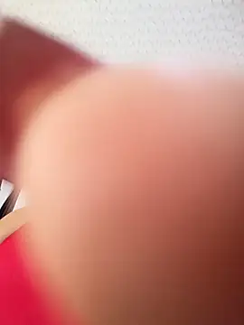 Snapshot of Mia-Glow chatting on 12-22-25, 06:49 Mia-Glow online show from 12-22-25, 06:49