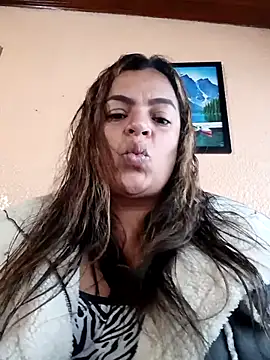 Snapshot of Mia-Glow chatting on 02-09-26, 11:47 Mia-Glow online show from 02-09-26, 11:47