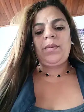 Snapshot of Mia-Glow chatting on 02-19-26, 01:07 Mia-Glow online show from 02-19-26, 01:07