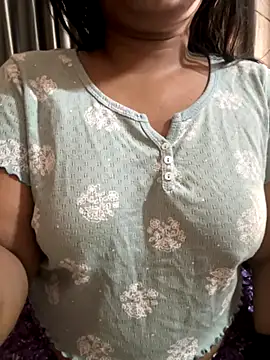 Maggi-is-back online show from 10-28-25, 02:59