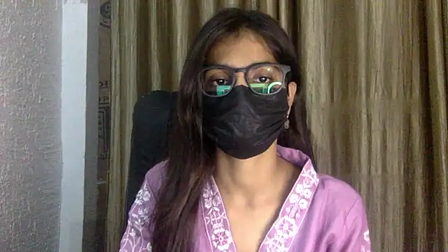 Snapshot of _kamyaa09 chatting on 10-14-25, 09:21  kamyaa09 online show from 10-14-25, 09:21