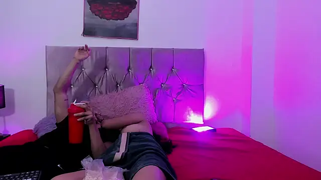 AndretiiAndCamila online show from 10-03-25, 08:06