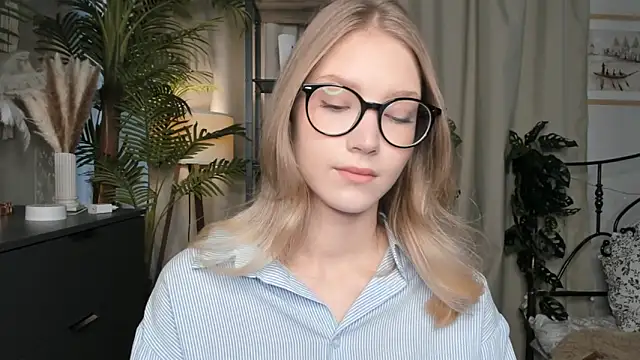 ChinBonnell online show from 10-18-25, 05:43