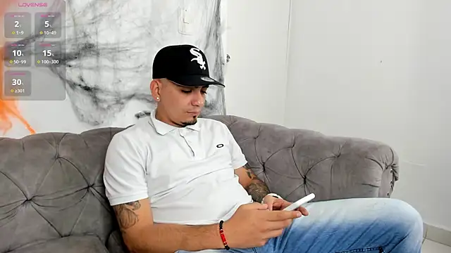 OwenStonne  online show from 11-02-25, 04:37