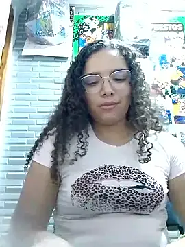 Snapshot of Liana_23 chatting on 10-17-25, 05:15 Liana 23 online show from 10-17-25, 05:15