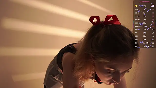 Snapshot of VernonKnapik chatting on 11-11-25, 10:04 VernonKnapik online show from 11-11-25, 10:04