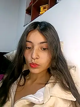 Snapshot of hotwife26 chatting on 02-06-26, 02:05 hotwife26 online show from 02-06-26, 02:05