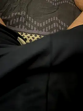 Snapshot of T0To_ chatting on 11-18-25, 08:02 T0To online show from 11-18-25, 08:02