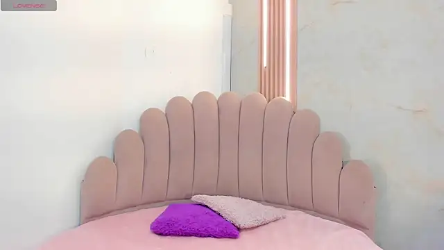 Snapshot of belkilima chatting on 10-15-25, 10:21 belkilima online show from 10-15-25, 10:21