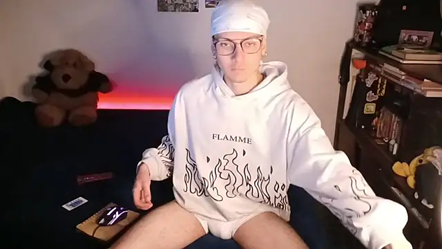 Snapshot of Dioniso_guy8 chatting on 10-09-25, 03:37 Dioniso guy8 online show from 10-09-25, 03:37