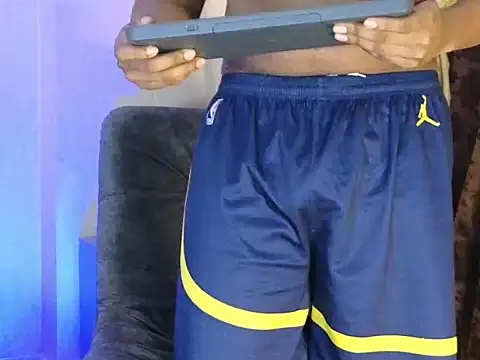 BenjaminCol  online show from 11-05-25, 08:36