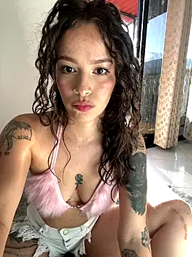 Snapshot of alysa_g_ chatting on 09-20-25, 10:00 alysa g  online show from 09-20-25, 10:00