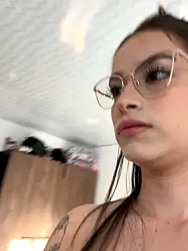Snapshot of alysa_g_ chatting on 10-02-25, 10:06 alysa g  online show from 10-02-25, 10:06