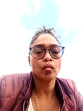 BiiancaEstradaa online show from 10-14-25, 09:48