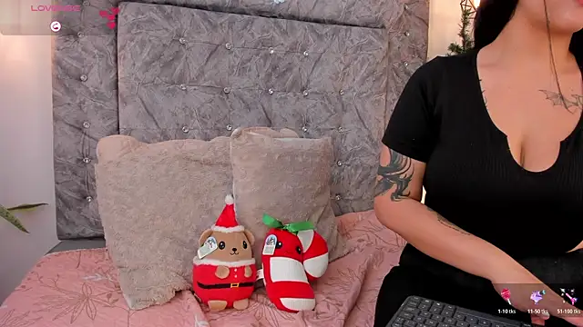 Seraphyne666 online show from 11-21-25, 07:23