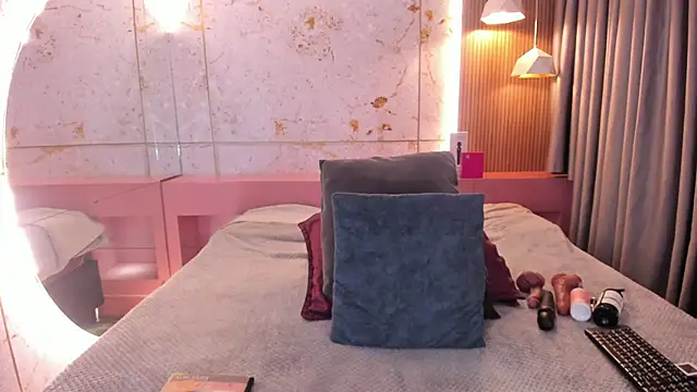 Snapshot of Lushi_Love chatting on 03-02-26, 02:36 Lushi Love online show from 03-02-26, 02:36