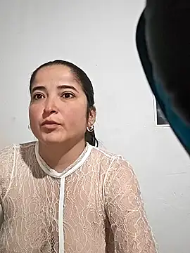 Ainaraazul online show from 12-17-25, 03:40