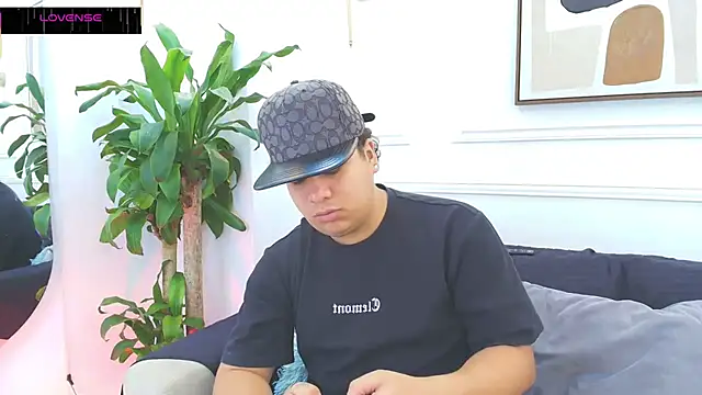 Snapshot of Naim_Bennetsex chatting on 10-22-25, 06:29 Naim Bennetsex online show from 10-22-25, 06:29