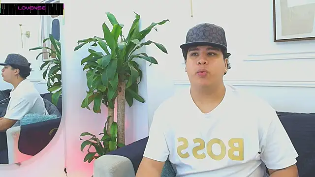 Snapshot of Naim_Bennetsex chatting on 10-23-25, 07:01 Naim Bennetsex online show from 10-23-25, 07:01