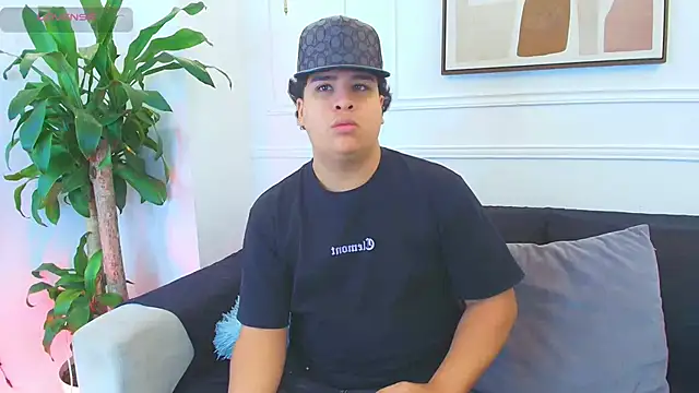 Snapshot of Naim_Bennetsex chatting on 10-27-25, 06:45 Naim Bennetsex online show from 10-27-25, 06:45