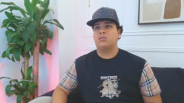 Snapshot of Naim_Bennetsex chatting on 12-13-25, 08:04 Naim Bennetsex online show from 12-13-25, 08:04