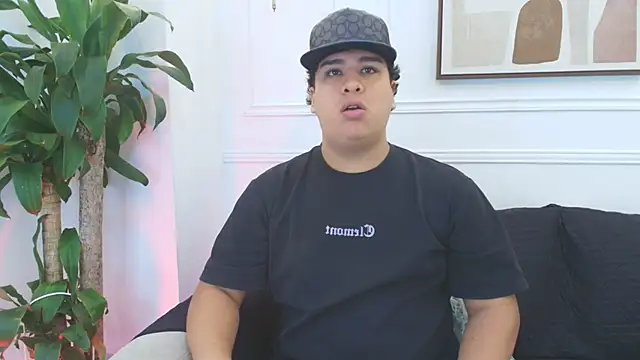 Snapshot of Naim_Bennetsex chatting on 12-16-25, 06:13 Naim Bennetsex online show from 12-16-25, 06:13