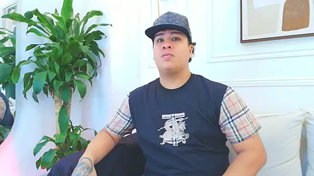 Snapshot of Naim_Bennetsex chatting on 01-05-26, 06:22 Naim Bennetsex online show from 01-05-26, 06:22