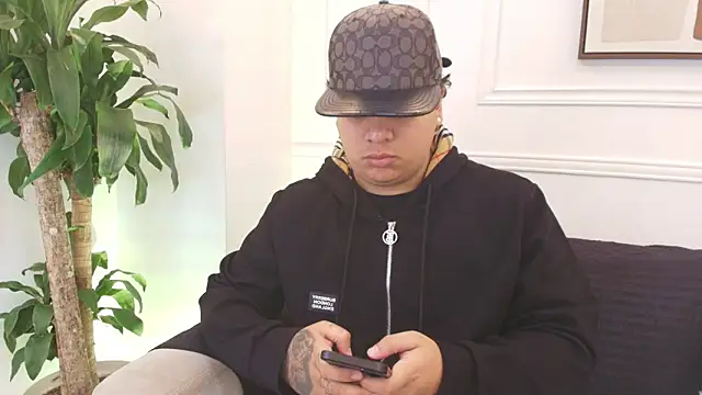 Snapshot of Naim_Bennetsex chatting on 02-02-26, 07:23 Naim Bennetsex online show from 02-02-26, 07:23