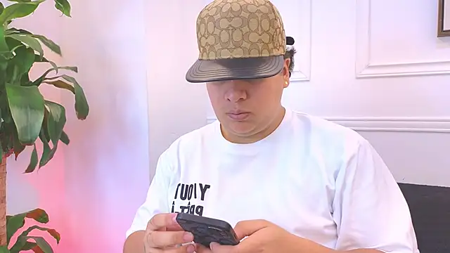 Snapshot of Naim_Bennetsex chatting on 02-05-26, 06:23 Naim Bennetsex online show from 02-05-26, 06:23