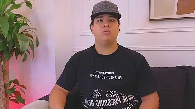 Snapshot of Naim_Bennetsex chatting on 02-09-26, 06:45 Naim Bennetsex online show from 02-09-26, 06:45