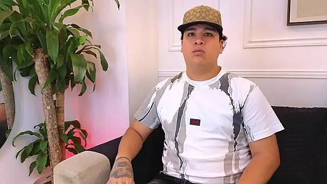 Snapshot of Naim_Bennetsex chatting on 02-10-26, 06:01 Naim Bennetsex online show from 02-10-26, 06:01