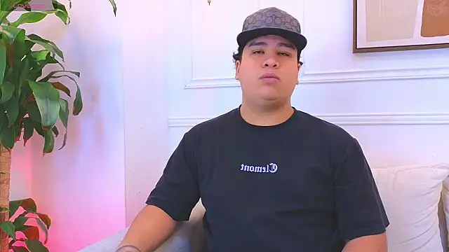 Snapshot of Naim_Bennetsex chatting on 02-12-26, 06:25 Naim Bennetsex online show from 02-12-26, 06:25