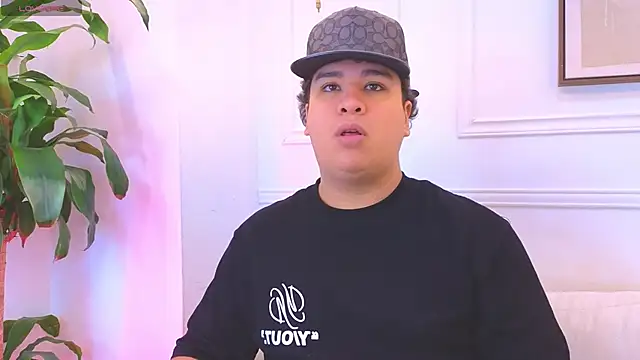 Snapshot of Naim_Bennetsex chatting on 02-16-26, 06:04 Naim Bennetsex online show from 02-16-26, 06:04