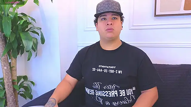 Snapshot of Naim_Bennetsex chatting on 02-17-26, 06:36 Naim Bennetsex online show from 02-17-26, 06:36