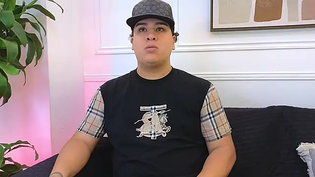 Snapshot of Naim_Bennetsex chatting on 02-20-26, 03:25 Naim Bennetsex online show from 02-20-26, 03:25