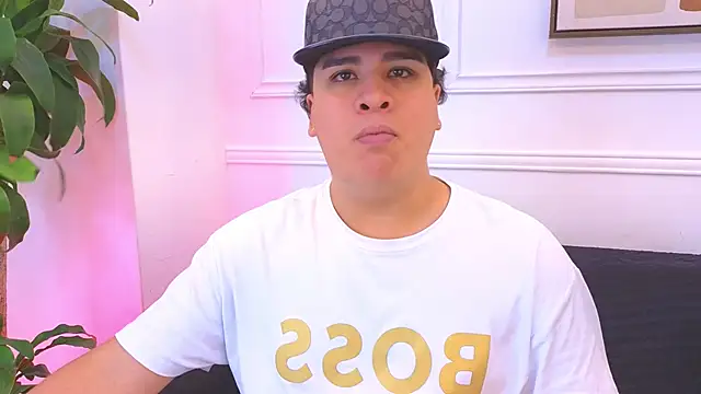 Snapshot of Naim_Bennetsex chatting on 02-20-26, 06:26 Naim Bennetsex online show from 02-20-26, 06:26