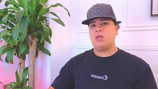 Snapshot of Naim_Bennetsex chatting on 02-21-26, 03:07 Naim Bennetsex online show from 02-21-26, 03:07