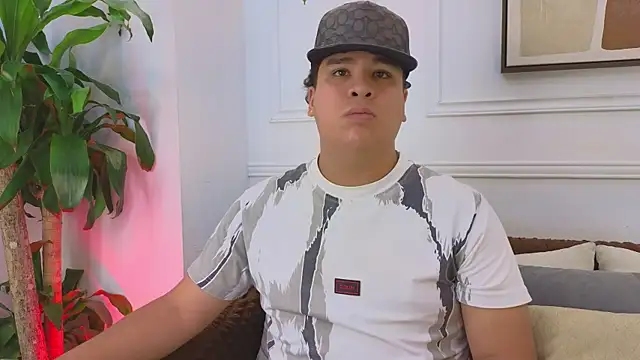 Naim Bennetsex online show from 04-17-26, 06:22