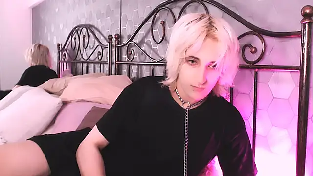 Snapshot of whitenyx chatting on 09-19-25, 10:10 whitenyx online show from 09-19-25, 10:10